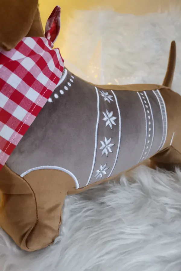 Piernikowy Jamnik – dekoracyjna poduszka świąteczna